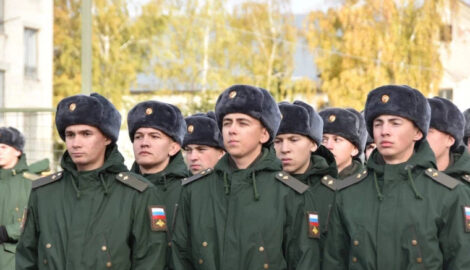Чествование истории воинской славы: Ульяновск новым мемориалом отдает дань уважения выпускникам Военного инженерного училища связи