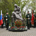 Церемония возложения цветов к памятнику воинам, умершим в госпиталях Ульяновска в годы ВОВ