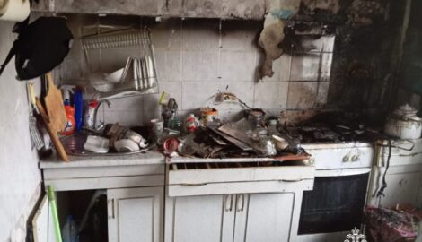 Эвакуация жильцов в Новоульяновске из-за возгорания на кухне