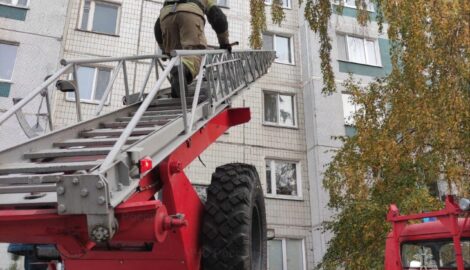 Пожарные Ульяновска спасли девятилетнюю девочку, заточенную в квартире