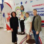 Триумф юной ульяновской пловчихи: Алина Аветисян завоевывает медали на пути к Паралимпийским играм