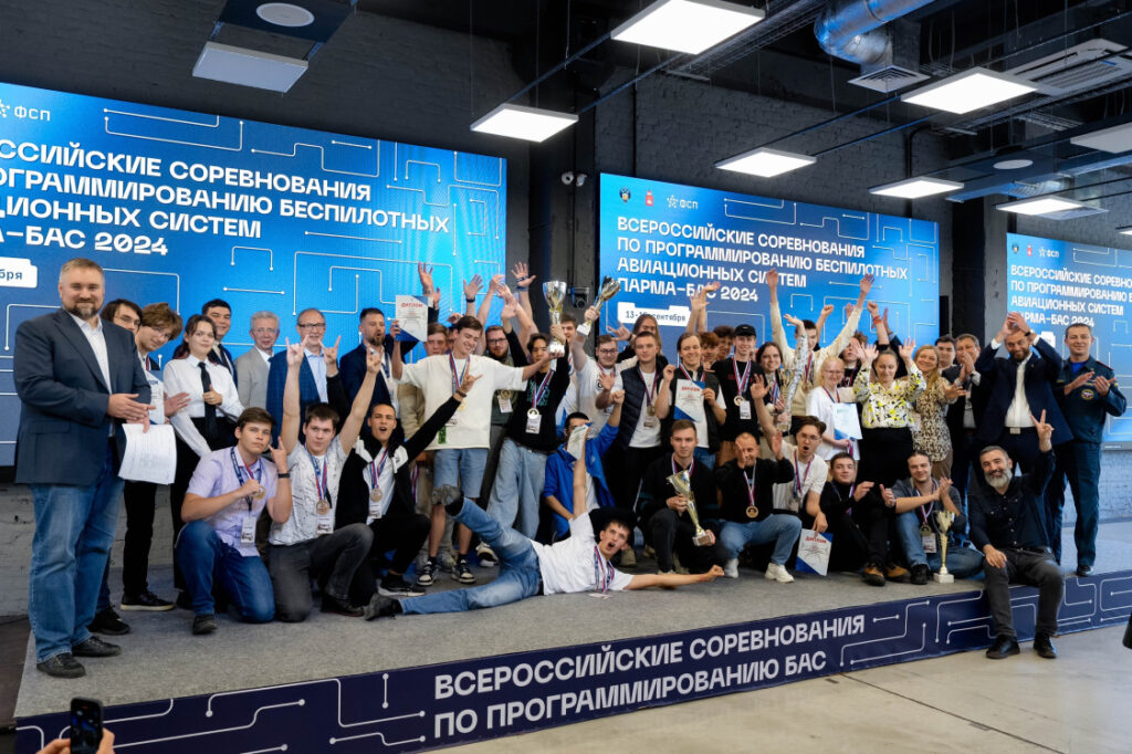 Прорыв УлГТУ: Трое студентов вышли в финал первого Кубка России по программированию беспилотных систем