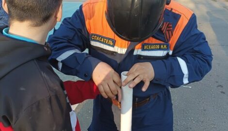 Курьезное происшествие в Ульяновске: спасателям пришлось вызволять подростка с застрявшим пальцем