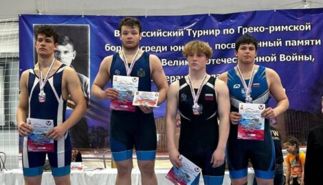 Триумф на ковре: юные борцы из Ульяновска завоевали золото и бронзы на всероссийских стартах