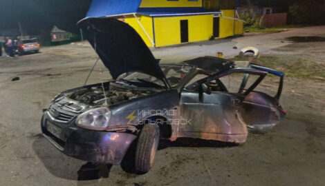 Удар чудовищной силы: «Приору» разорвало на части в ночном ДТП в Ульяновской области, двое молодых людей в больнице