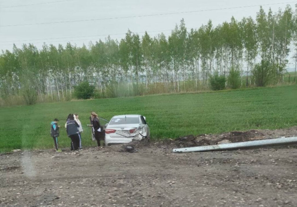 Драма на трассе в Цильнинском районе: Kia пробила ограждение, врезалась в грузовик – ребенок в больнице