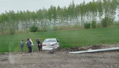 Драма на трассе в Цильнинском районе: Kia пробила ограждение, врезалась в грузовик – ребенок в больнице