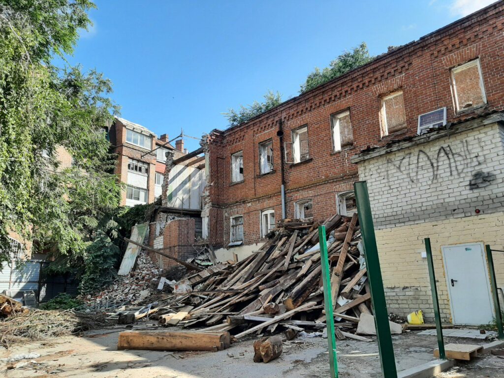 Скандал в Ульяновске: Часть исторического особняка на Гончарова снесена без разрешений