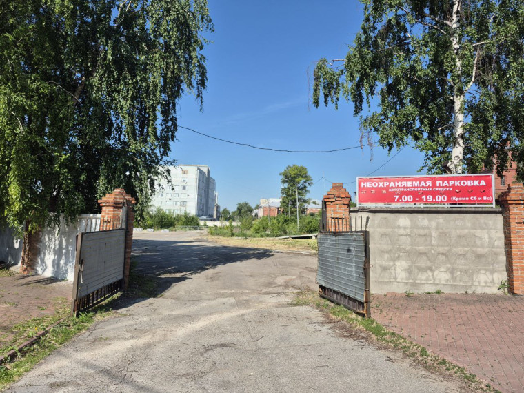 Ульяновск дышит свободнее: В центре города открылась новая парковка, облегчающая трафик