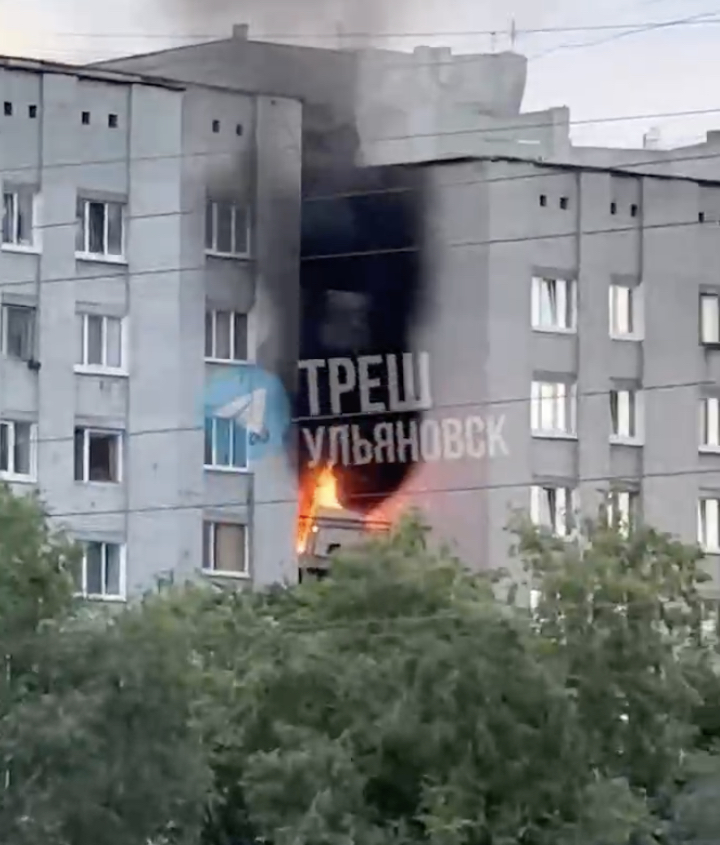 В Ульяновске загорелся жилой дом: Семь человек эвакуированы в ходе спасательной операции на Аблукова