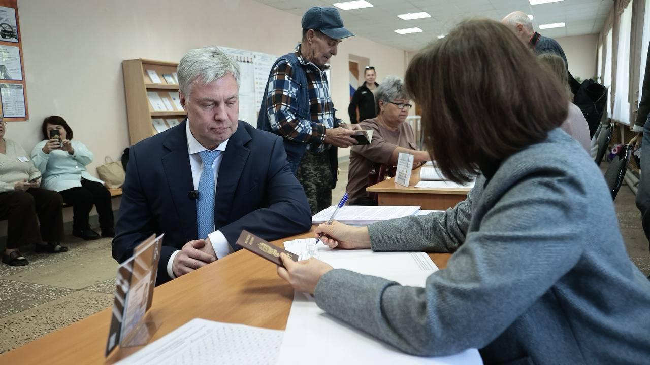 Глава Ульяновской области принял участие в выборах на участке в селе Карлинское