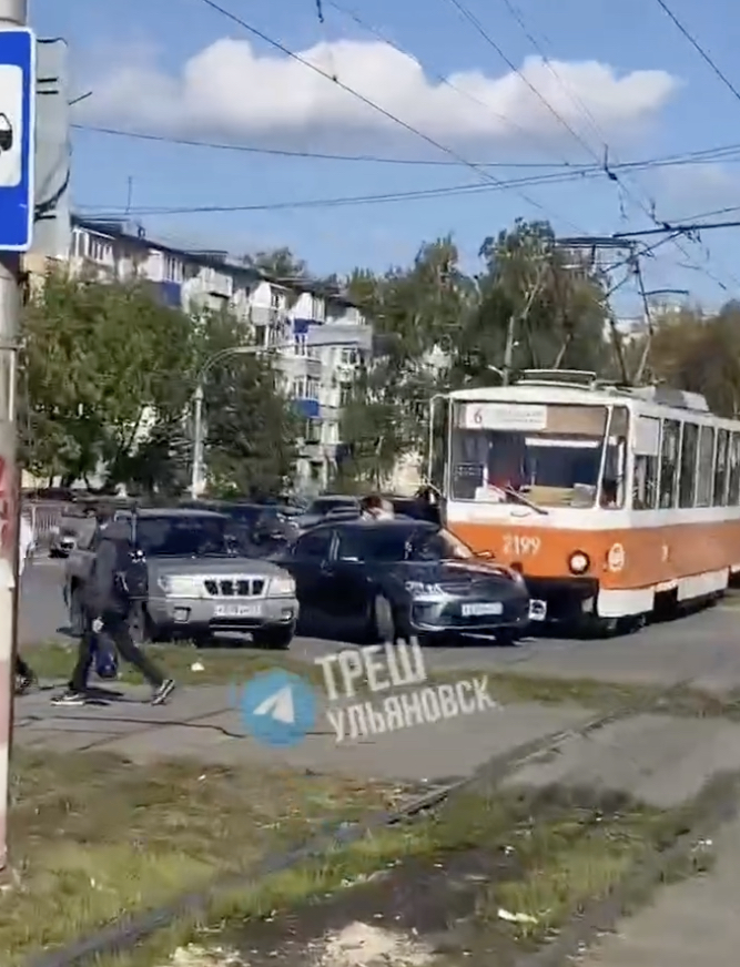 ДТП с участием трамвая на улице Рябикова заблокировало движение электротранспорта