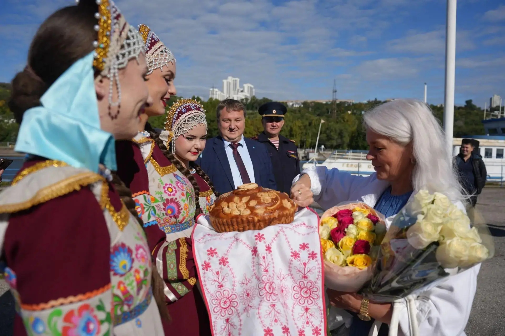 В Ульяновск прибыл с гастролями Академический ансамбль песни и пляски Росгвардии